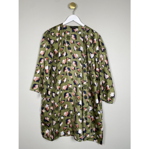 Humlebird str. XL <br/> grøn kimono med mønster