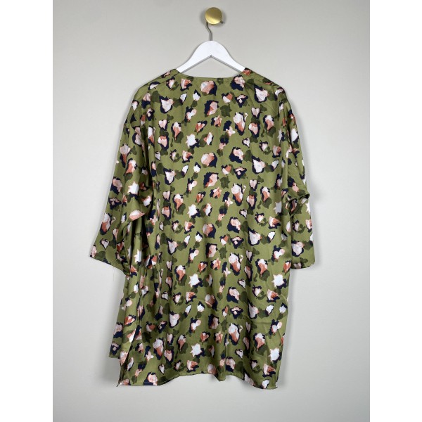 Humlebird str. XL <br/> grøn kimono med mønster - Image 3