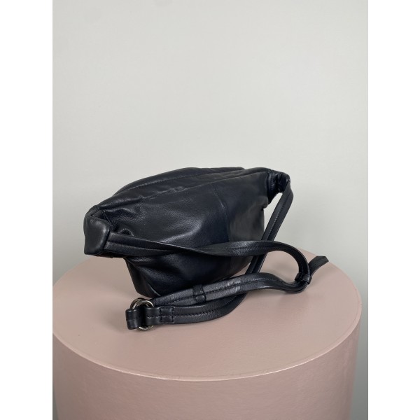 Aura <br/> Bumbag, sort skin. - Image 2