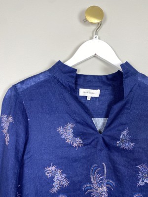 Dea Kudibal str. XS <br/> blå hørbluse med mønster