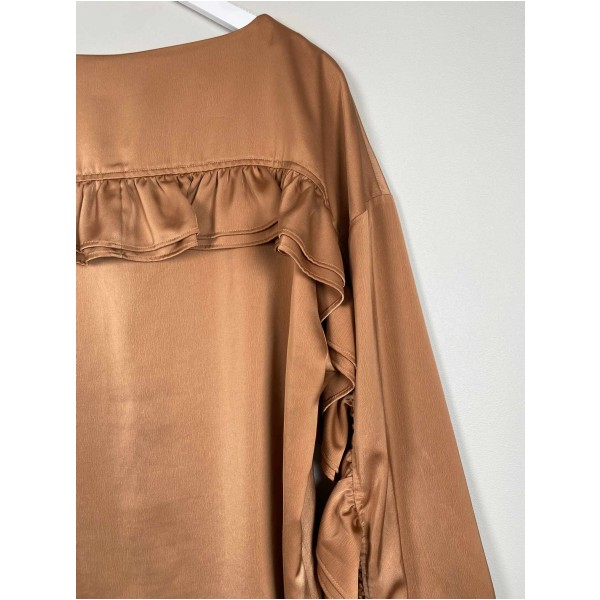 Norr Str. XL <br/> Bluse med flæse med på ryggen. - Image 3