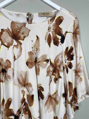Mos Mosh Str. XL <br/> Blomstret t-shirt.