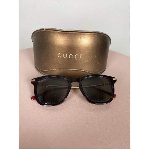 Gucci <br/> solbrille med logo på stang