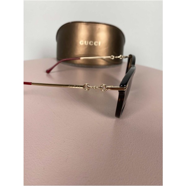 Gucci <br/> solbrille med logo på stang - Image 3