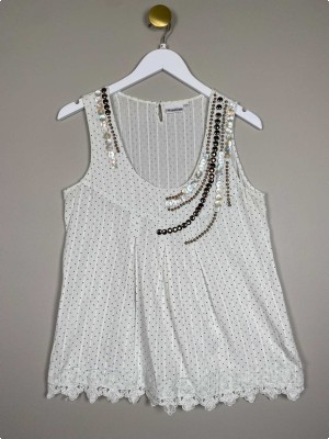 Soulmate str. M <br/> top med knapper og blonder