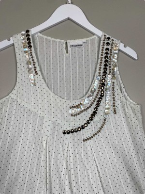 Soulmate str. M <br/> top med knapper og blonder