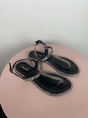 Aldo str. 37 <br/> sandaler med nitter