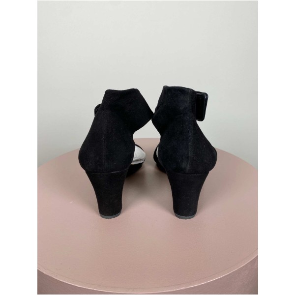 Chie Mihara str. 38 <br/> sort sandal med kilehæl - Image 3