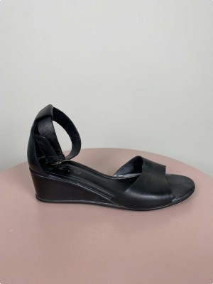 Ecco str. 37 <br/> sort sandal med hæl