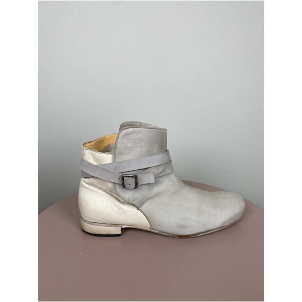 Lloyd str. 38 <br/> beige støvle med spænde