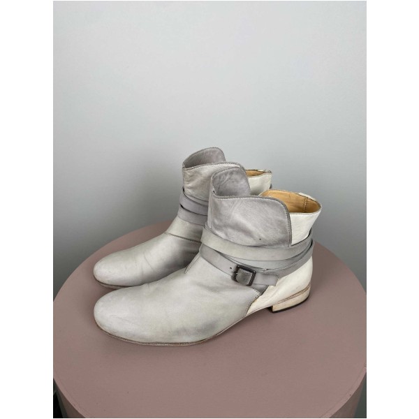 Lloyd str. 38 <br/> beige støvle med spænde - Image 2