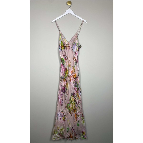 Sand str. 38 <br/> nude silkekjole med blomster