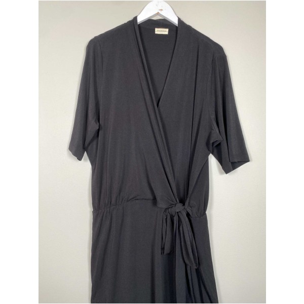 By Malene Birger str. 40 <br/> sort kjole med slå-om effekt - Image 2