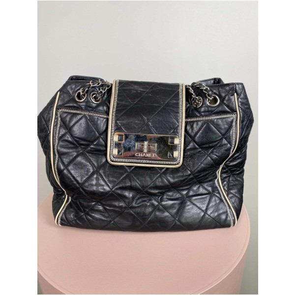 Chanel Mademoiselle East and West tote quilted leather - Image 2