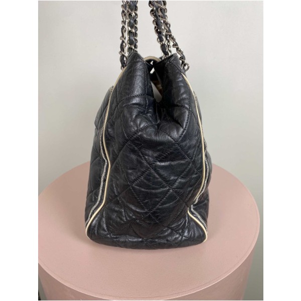 Chanel Mademoiselle East and West tote quilted leather - Image 8