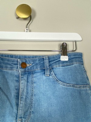 H&M str. 30 <br/> blå jeans med stretch