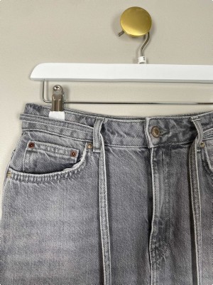 Only str. S <br/> grå denimnederdel med bindebånd