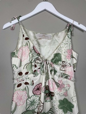 Malou Sander str. 34 <br/> blomstret kjole
