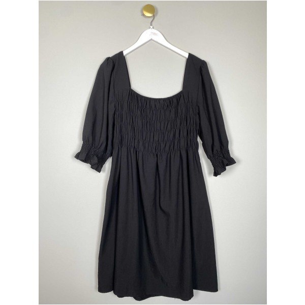 Neo Noir str. 44 <br/> sort kjole med smock ved bryst