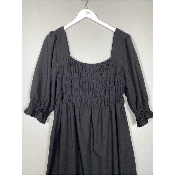 Neo Noir str. 44 <br/> sort kjole med smock ved bryst - Image 2