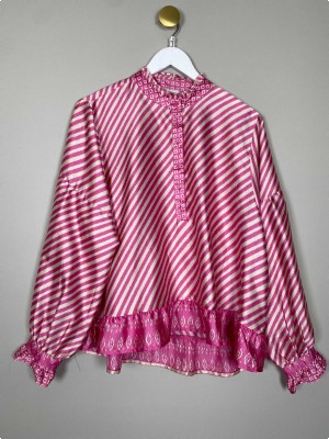 Pigalle str. M/L <br/> pink stribet bluse