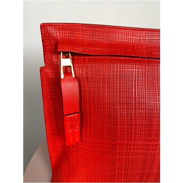 Loewe Repeat red clutch - Image 2