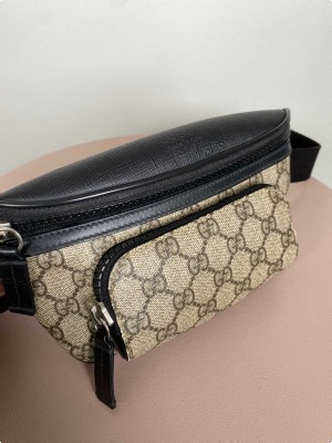 Gucci Supreme belt bag