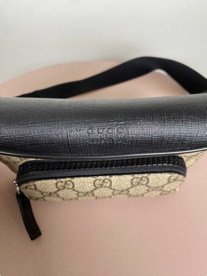 Gucci Supreme belt bag