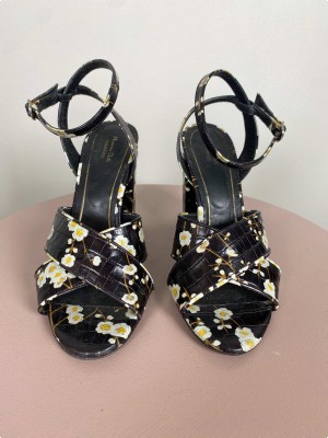 Massimo Dutti str. 38 <br/> blomstret stilet med ankelrem