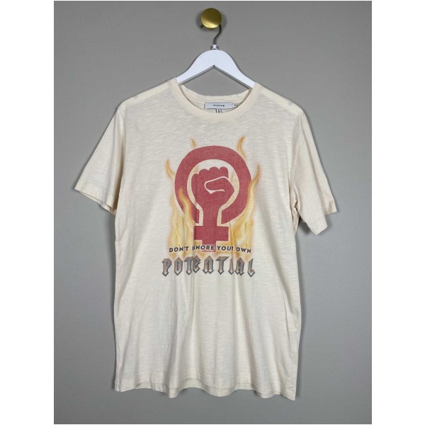 Munthe str. 36 <br/> råhvid t-shirt med tryk, fitter stort