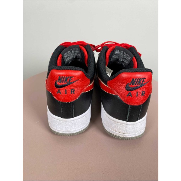 Nike str. 40 <br/> sorte sneakers med rødt logo og snørebånd - Image 5