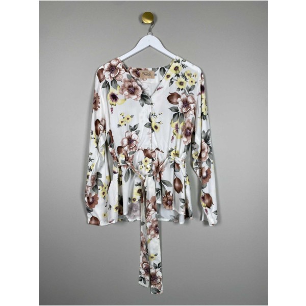 Second Arrival str. 38 <br/> blomstret bluse med bindebånd