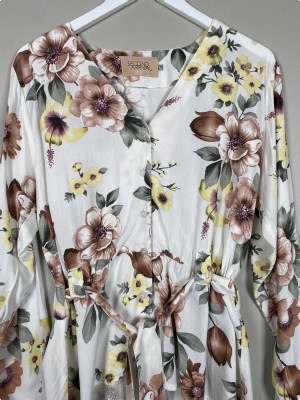 Second Arrival str. 38 <br/> blomstret bluse med bindebånd