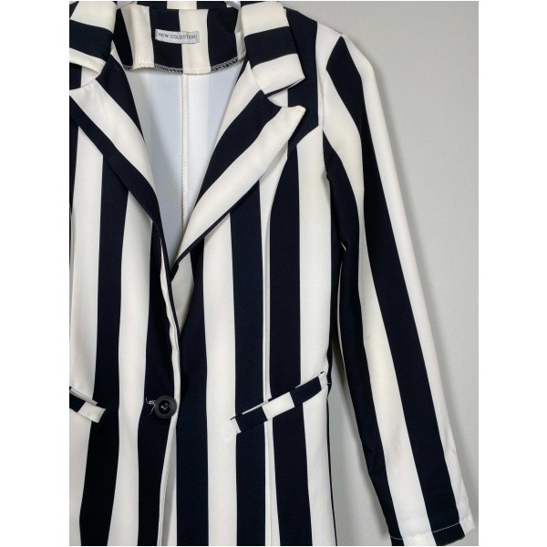 New Collection str. S <br/> sort og hvid stribet blazer - Image 2