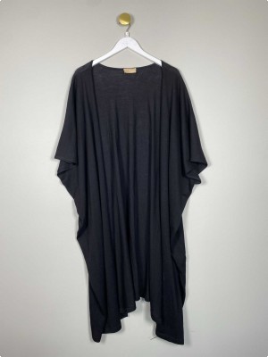 Christina Wedel str. L/XL <br/> lang sort cardigan