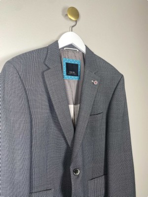 Digel str. 52 <br/> grå blazer
