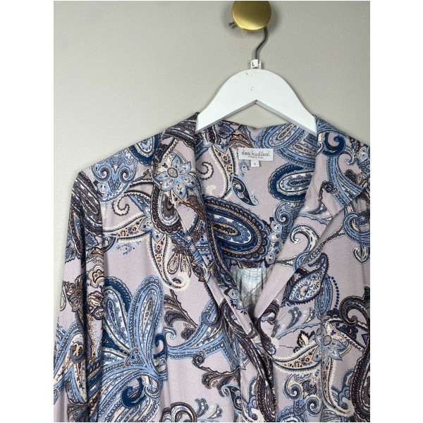 Dea Kudibal str. L <br/> lilla-mønstret bluse - Billede 2