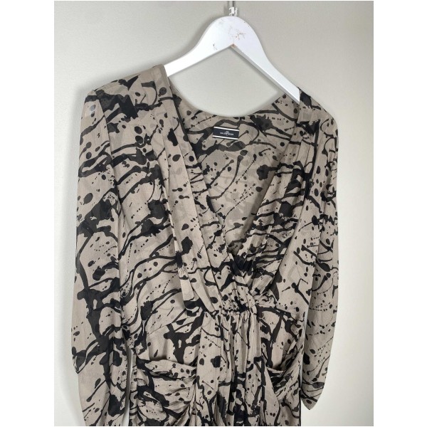 By Malene Birger str. 38 <br/> grå kjole med sort mønster - Image 2