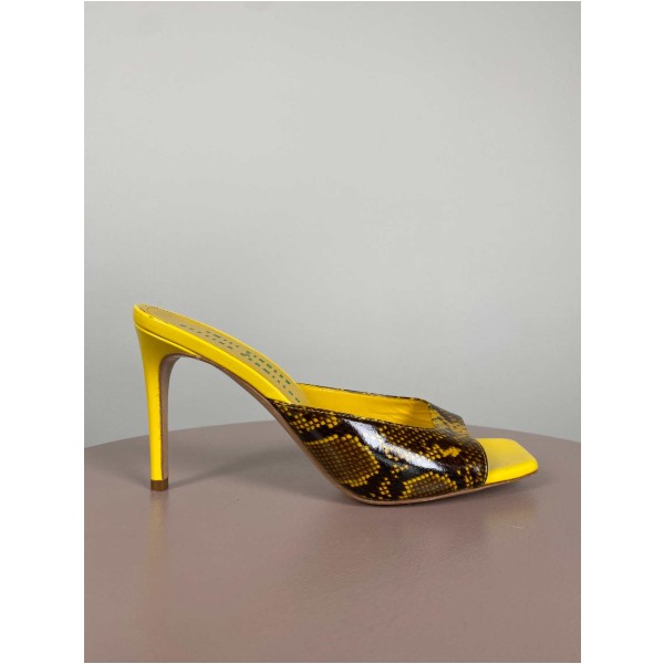Emili Sindlev & Bettina Vermillon str. 38 <br/> gul stilet