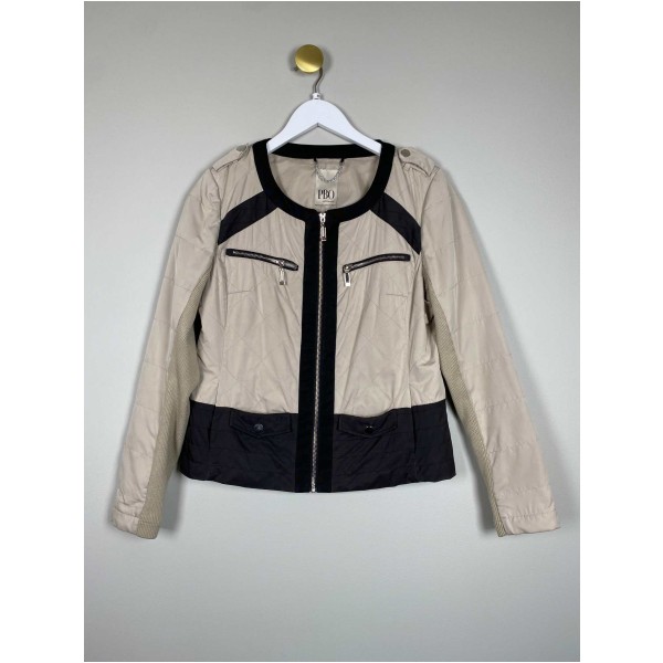 PBO str. 40 <br/> beige og sort jakke