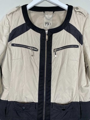 PBO str. 40 <br/> beige og sort jakke