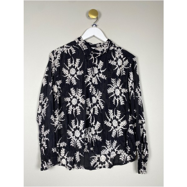 Masai str. XS <br/> sort skjorte med print
