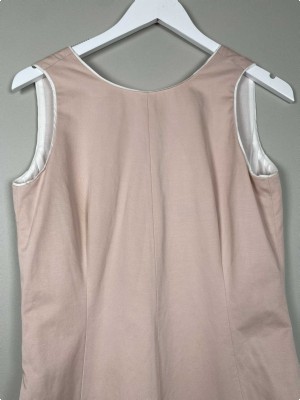 MaxMara str. 40 <br/> rosa lang kjole med blondedetalje i bunden