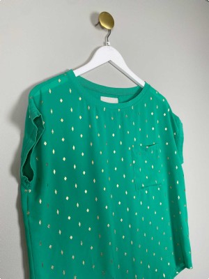 Lollys Laundry str. M <br/> grøn t-shirt med guldprint