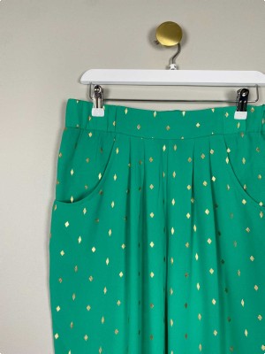 Lollys Laundry str. M <br/> grønne bukser med guldprint
