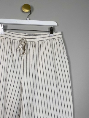 Aware str. XL <br/> hvide bukser med striber og elastisk linning