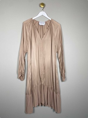 Dawn X Dare str. 38 <br/> beige kjole