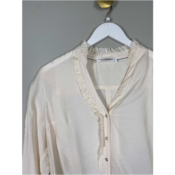 Co'Couture str. L <br/> creme skjorte med flæsedetaljer - Image 2