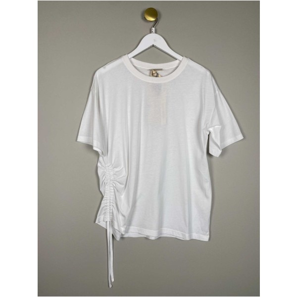 Freequent str. S/M <br/> hvid T-shirt med snøredetalje