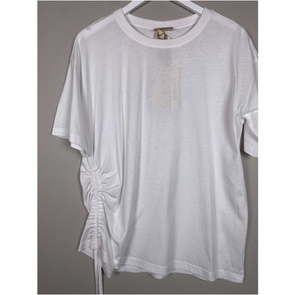 Freequent str. S/M <br/> hvid T-shirt med snøredetalje - Image 2